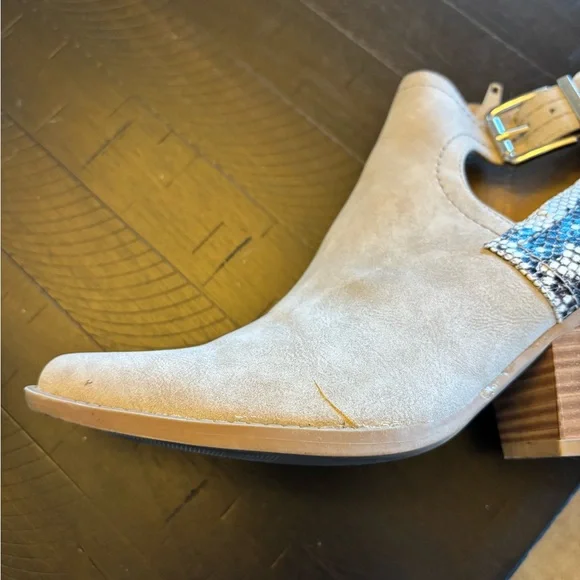 Women's Tan Ankle Boots - Picture 6 of 7